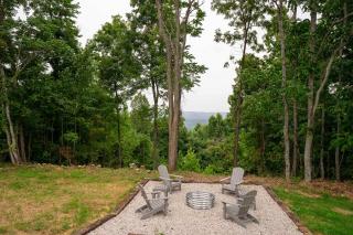 The Grey at the Gorge - Peaceful Pond - WiFi - 8