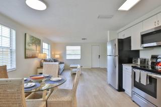 Cute 2 bedroom home close to it all - 4