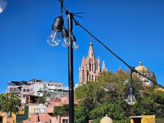 Best Location, Private Terrace, Valet Parking, AC - 7