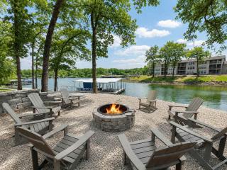 The Blue Sapphire - Dock Hot Tub & Fire Pit - 6