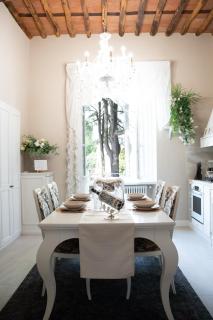BELVEDERE Luxury Apartment, view on the Lucca Walls - 3
