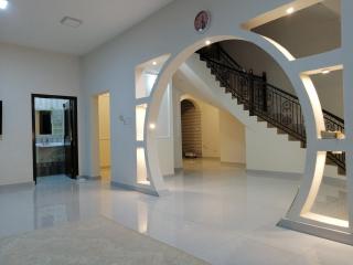 فيلا نظيفة جدا بصحلنوت 7غرف و8حمامات - 2