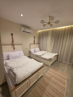 Beachfront Marina 5 Villa & Private Beach Spot - 6