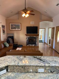 Desert Sierra Guest House - 9