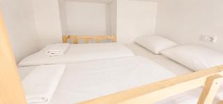 Small Cozy Loft Studio with small private Kitchenette and Shower - 9