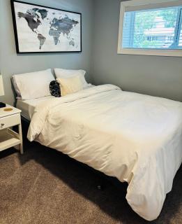 Peaceful Bay Getaway Entire Private Suite -1 bedroom, 3 beds - 5