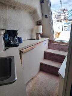 The Pink Lady Downtown Providence Yacht-Houseboat - 6