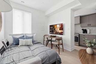 Roncesvalles Charm Stylish 1BR Near High Park - 2