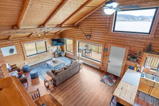 Henry's Lake View Cabin + BBQ + Fire Pit + Decks! - 2