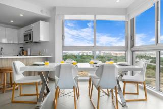 Coastal Elegance I Eagle Beach Ocean View I 4th Fl - 4