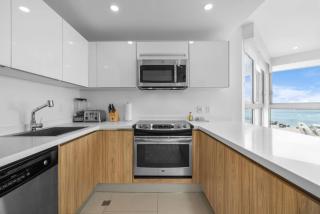 Coastal Elegance I Eagle Beach Ocean View I 4th Fl - 5