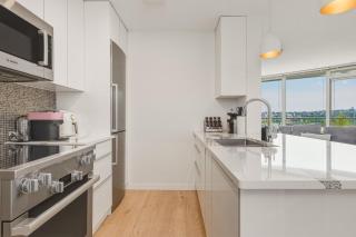 Pastel Pop 2BR w/ 2 King Beds + AC & Parking - 4