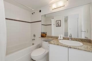 Pastel Pop 2BR w/ 2 King Beds + AC & Parking - 2