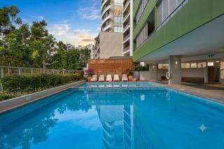 2 Pools - Sauna - Park - CBD Views - Baby Ready - 9