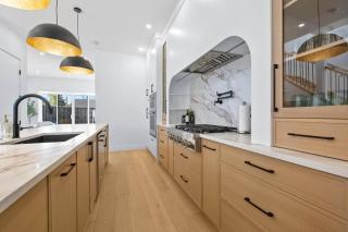 Luxury 6BR/4.5BA w/ 2 Private Suites-Back Yard/AC - 7