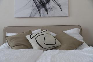 Stylish Apartment - Central - Next to U6 Metro and AKH - 2