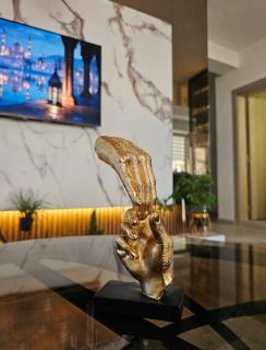 Posh Suite - 9
