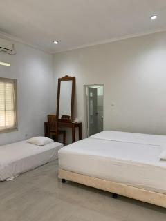Omah Bagio Guest House By Sewain - 3