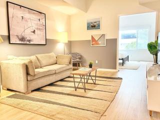 Sleek Downtown Apt Gaslamp & Stadium Steps Away - 0