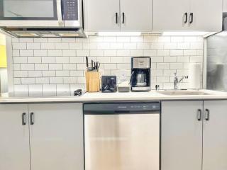 Stylish San Diego Apt Gaslamp at Your Door - 3