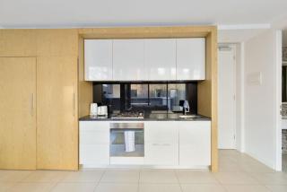 Lakeside Luxury 1BDR 1BA with Gym - 8
