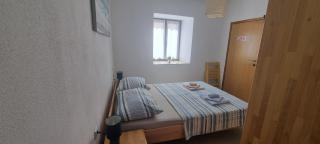 Room VeLa - 5
