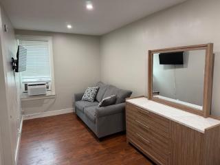 Newly Renovated Home 20 Min to NYC & MetLife - 9