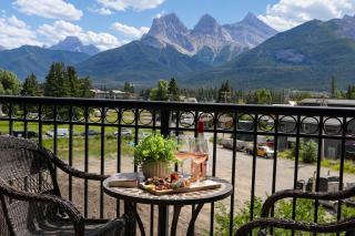 Penthouse with Waterpark Sleeps 8 Spacious Views - 7