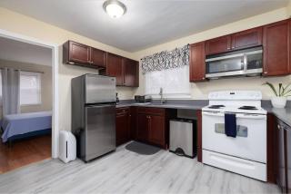 Comfy Suite Equipped for Small Fam - 6