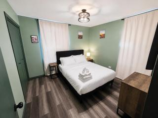 2BR Near OHare Oak Park Coffee Nook - 1