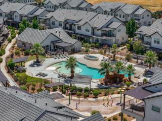 Private Swim Spa & Hot Tub! Oasis Near Snow Canyon - 0