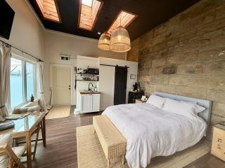The Stonehouse Makers' Maisonette - 5