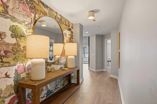 3 BR Penthouse with Lake Views Near Gozzer - 3