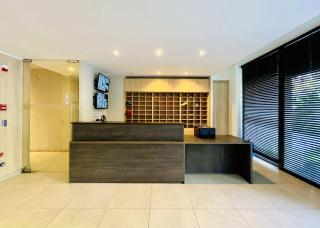 Modern Studio in Prime Laundry Rooftop Pool Gym - 1