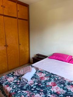 Apartamento simples no centro de Lavras com garagem - 0