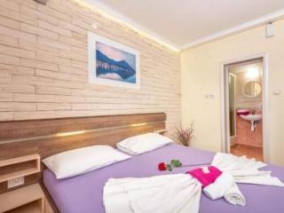 Villa Goldfield - Classic One Bedroom Apartment with Sea View and Balcony - 2