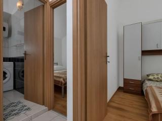 Seaside Retreat- Villa Ru a, Hvar island-Three Bedroom Holiday Home with Sea View - 8
