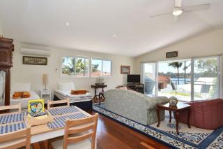 Lake Macquaries' Edgewater Studio at Morisset Memories - 8
