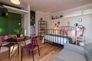 Indulge In An Urban Oasis At Green Point's Eyrie - 0