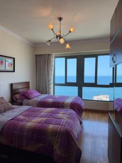 Luxury 2BR seafront Apt with panoramic sea views - 4