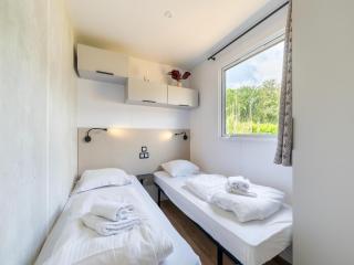Cozy Caravan Escape for 6 - 5