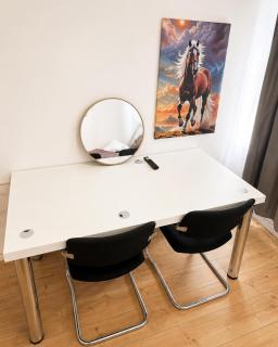 Comfortable 7BR Apartment with Garden Access - 1