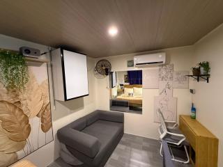 Alf's Guesthouse - 1
