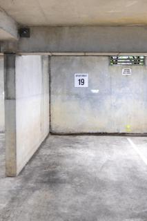 Ground Floor Apartment CBD - Pool, Gym & Parking - 5