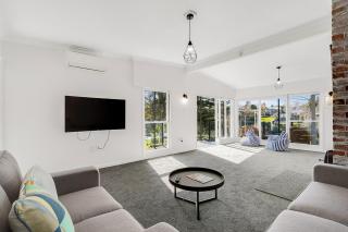 Stylish Riverside Living in the City Centre - 8