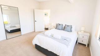 Scotts Ocean View - 6BR beachside Mollymook home - Mollymook - 3
