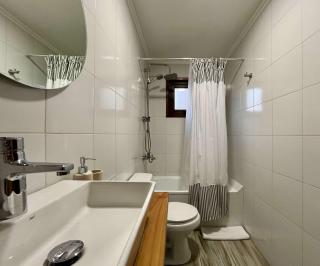 Urbano Costa Pucon - BBQ Laundry Parking Pool Wifi - 1