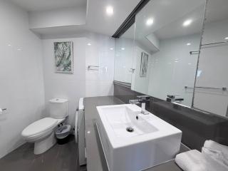 Surfers Paradise Beach Holiday Apartments - 4