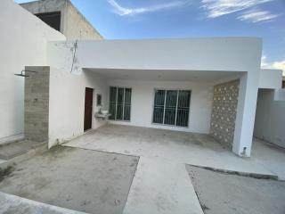 Minimalist house with pool and patio - 2