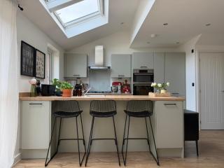 Modern, design-led 3 bedroom detached house - 9